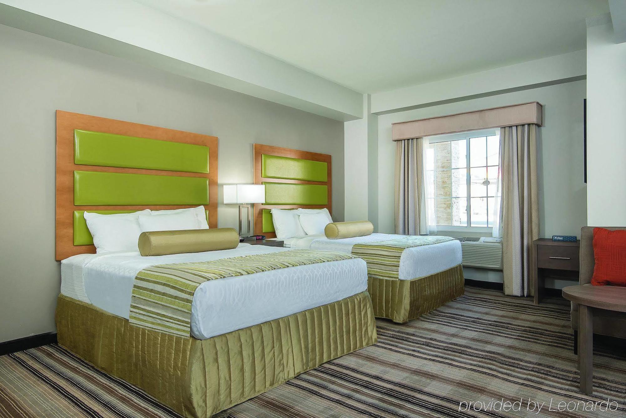 La Quinta By Wyndham Brooklyn East Hotel นิวยอร์ก ภายนอก รูปภาพ