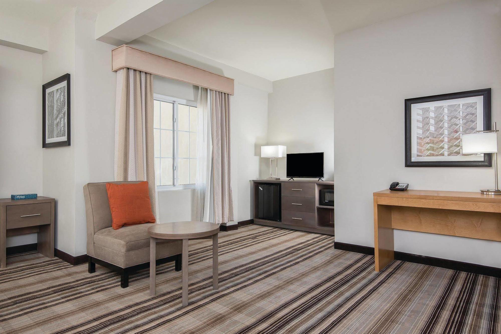 La Quinta By Wyndham Brooklyn East Hotel นิวยอร์ก ภายนอก รูปภาพ