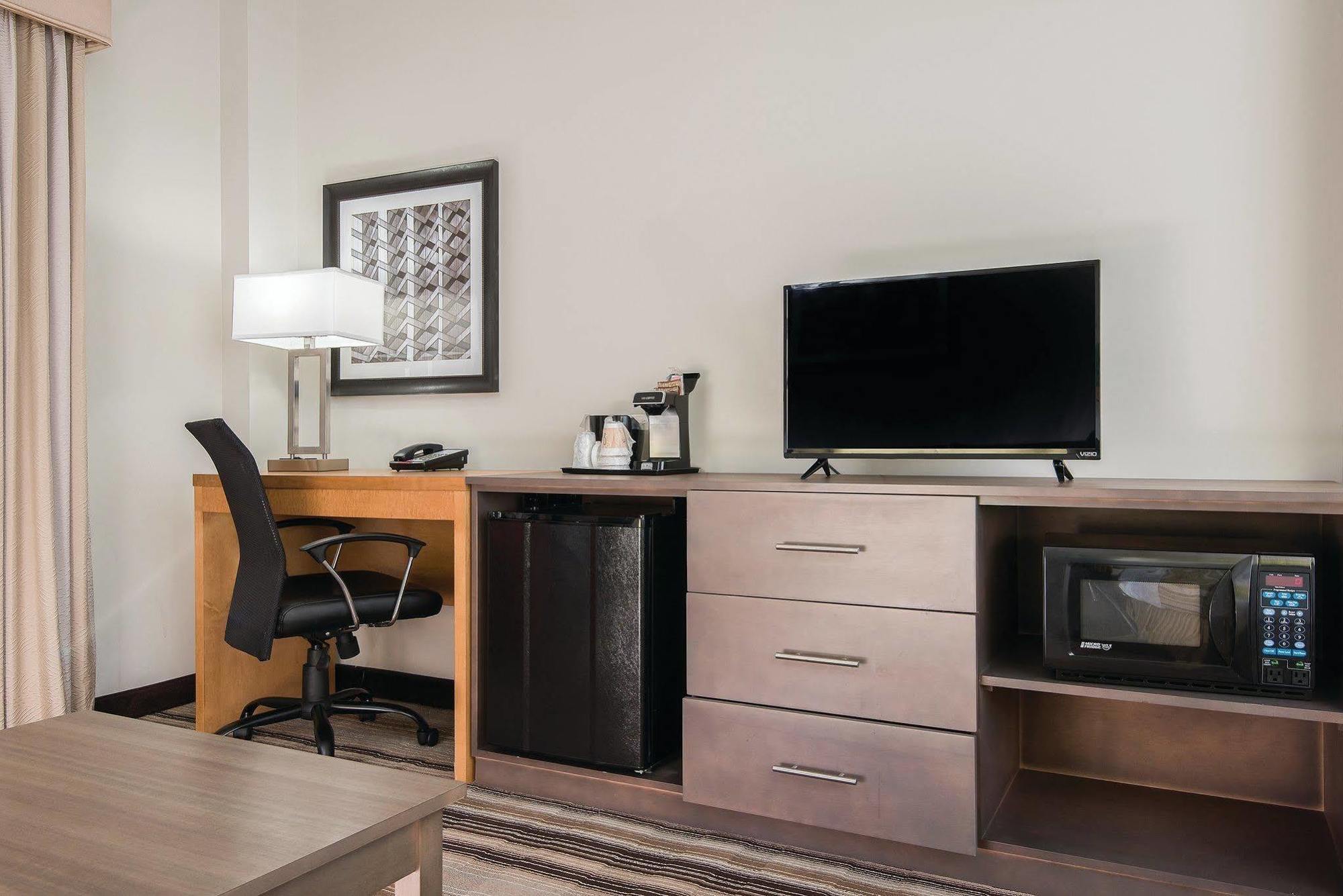 La Quinta By Wyndham Brooklyn East Hotel นิวยอร์ก ภายนอก รูปภาพ