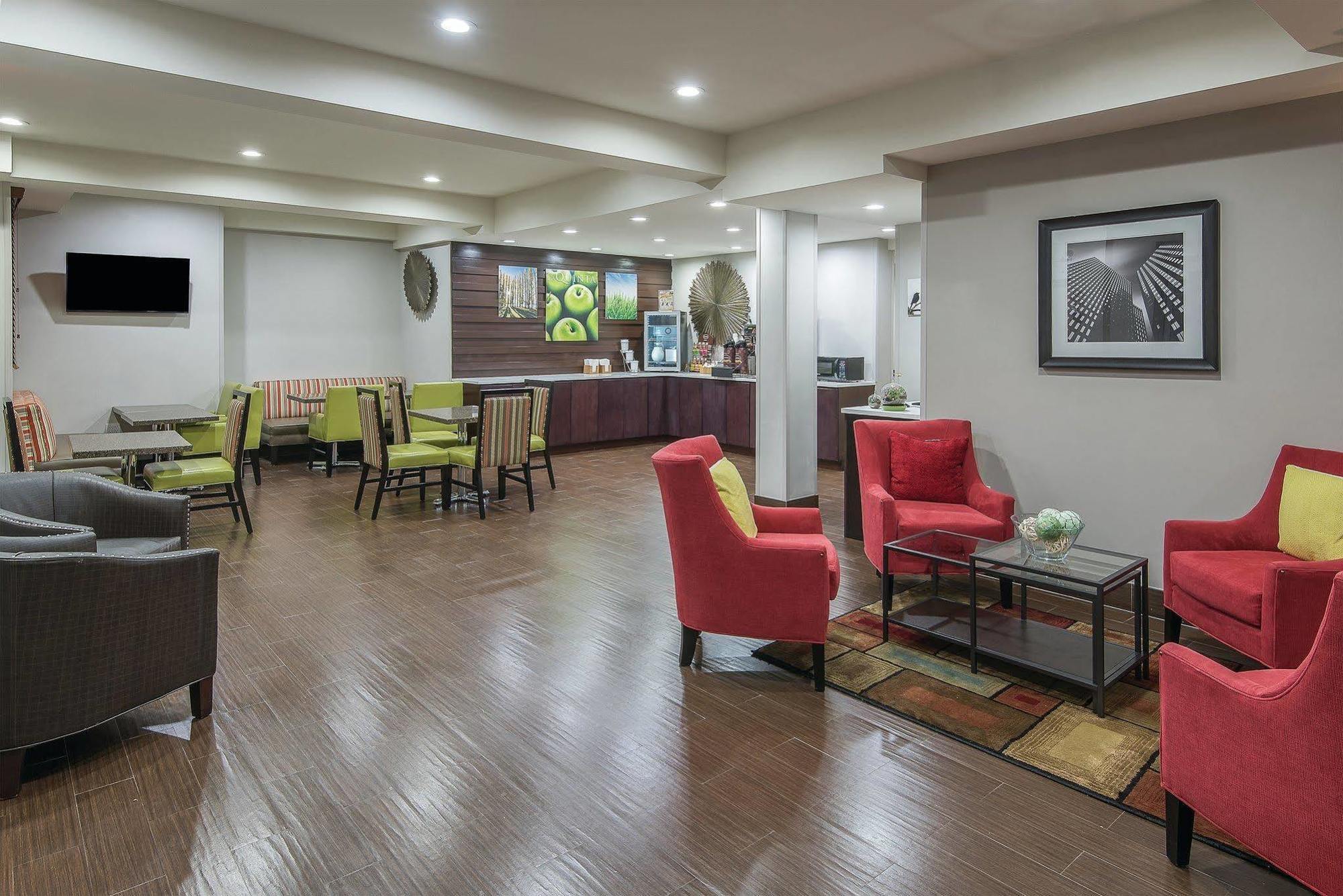 La Quinta By Wyndham Brooklyn East Hotel นิวยอร์ก ภายนอก รูปภาพ