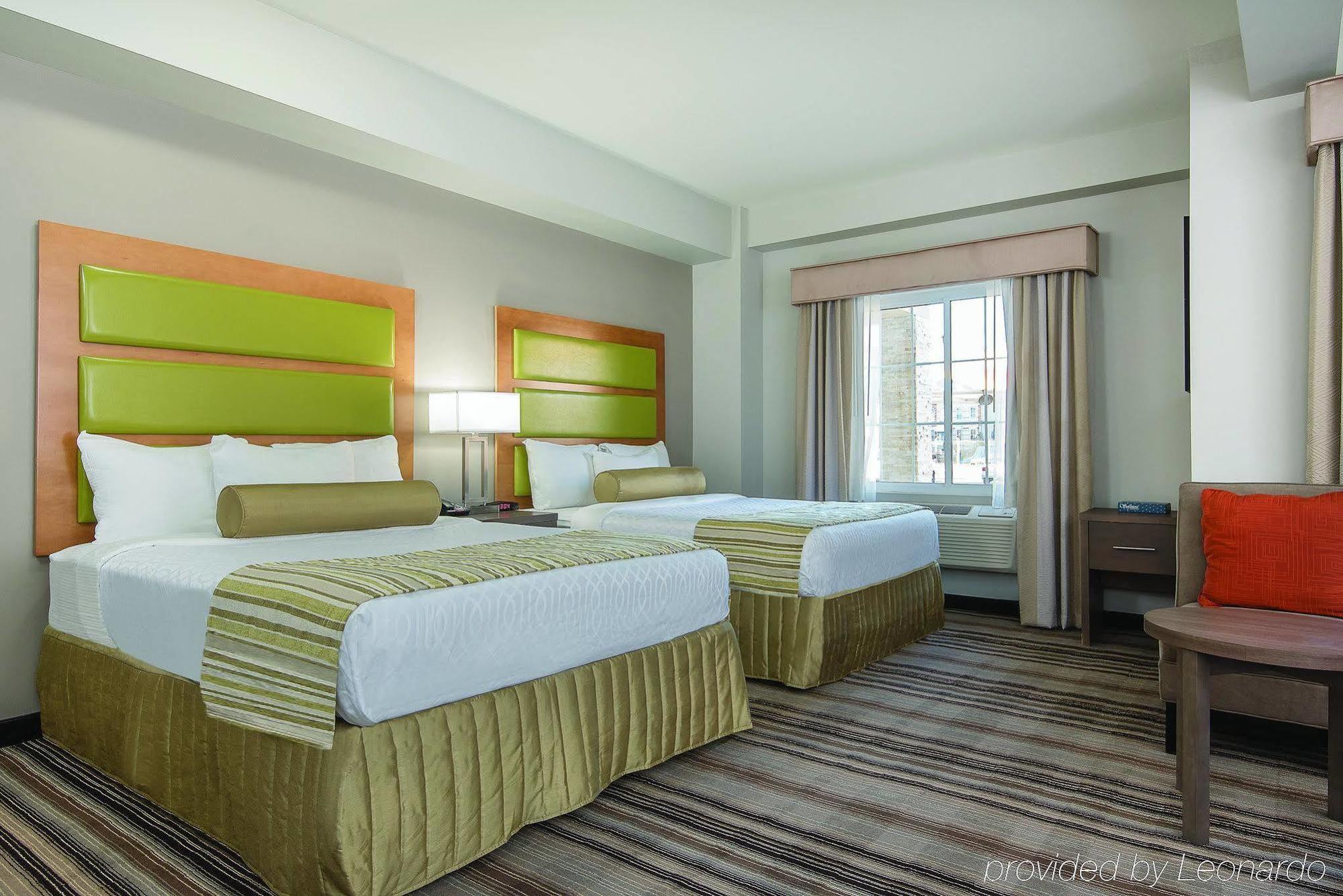 La Quinta By Wyndham Brooklyn East Hotel นิวยอร์ก ภายนอก รูปภาพ